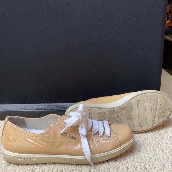 Prada Patent Leather low top sneaker. Size 36 - Picture 3 of 6